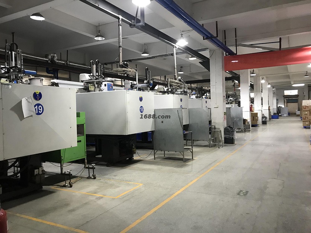 廣州云輝塑料包裝工廠實(shí)景