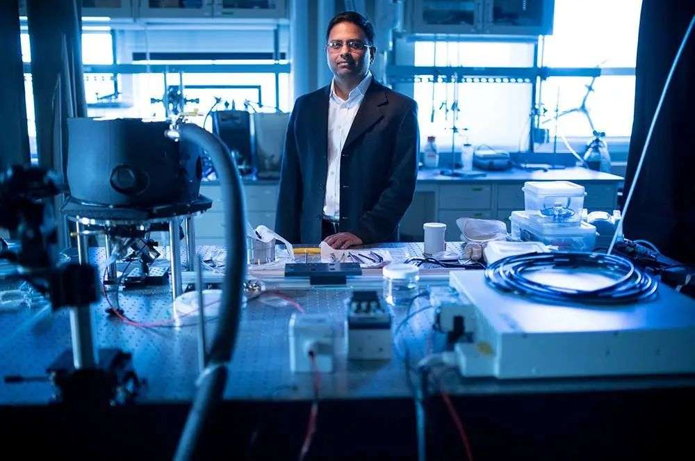 再也不用「擠牙膏」，高露潔換上的「潤(rùn)滑劑」包裝，讓牙膏從此一滴不剩